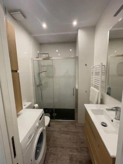 Nuevo Y Confortable Apartamento En Vista Alegre Мадрид Екстериор снимка