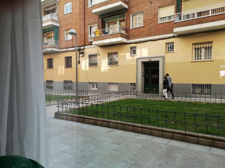 Nuevo Y Confortable Apartamento En Vista Alegre Мадрид Екстериор снимка