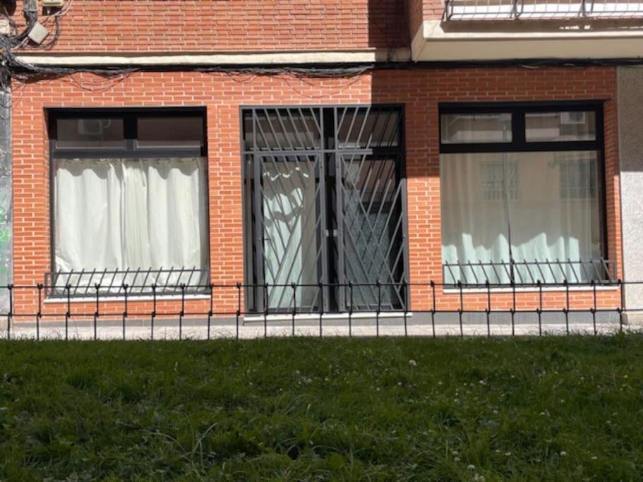 Nuevo Y Confortable Apartamento En Vista Alegre Мадрид Екстериор снимка